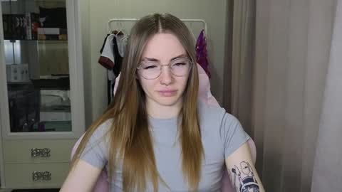 Snapshot of littlevildevil chatting on January 27, 11:54 am Eliana online show from January 27, 11:54 am
