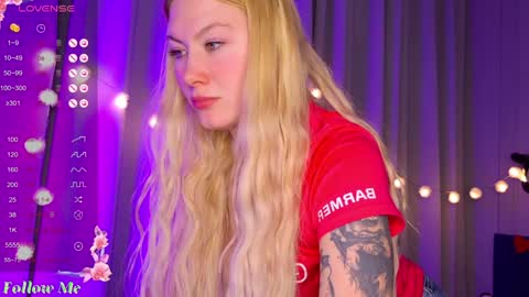 Snapshot of liv_fay chatting on February 4, 4:50 pm Liv 3 online show from February 4, 4:50 pm