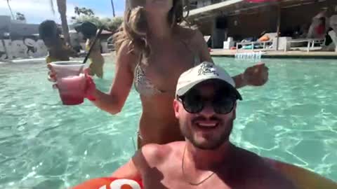 Liv and Drew online show from April 21, 10:39 pm