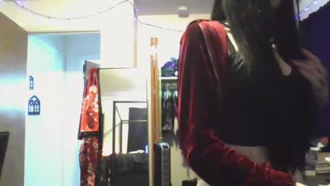 Snapshot of livmirage chatting on February 5, 10:55 pm Liv Mirage online show from February 5, 10:55 pm