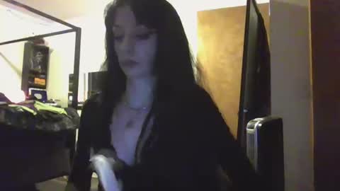 Snapshot of livmirage chatting on February 19, 5:38 am Liv Mirage online show from February 19, 5:38 am