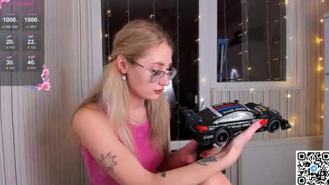 My name is Livy Nice to meet you  Thumbs up please its important online show from January 4, 5:26 pm