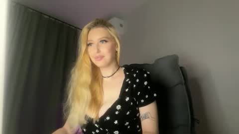 Snapshot of liya_ray chatting on October 7, 4:25 pm Liya Ray online show from October 7, 4:25 pm