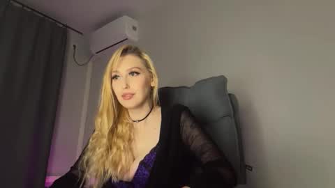 Snapshot of liya_ray chatting on September 29, 4:50 pm Liya Ray online show from September 29, 4:50 pm