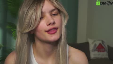 Sunnheart online show from January 31, 1:43 am