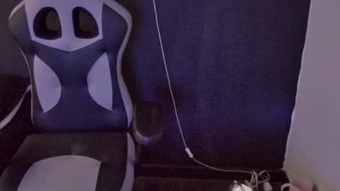 Snapshot of lizz_milf chatting on September 18, 5:17 pm lizz_milf online show from September 18, 5:17 pm