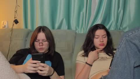 lizzi_muur online show from January 28, 4:41 pm