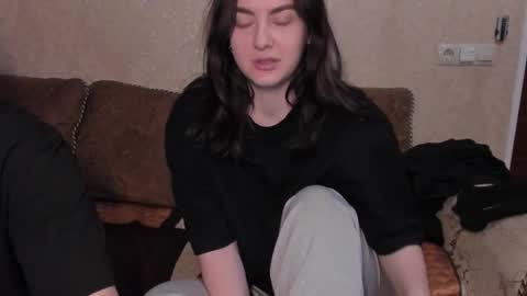 lizzi_muur online show from January 10, 11:59 am