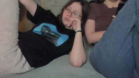 lizzi_muur online show from February 1, 1:51 pm