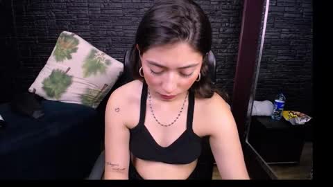 Snapshot of lizzie_collin chatting on October 15, 2:40 pm Lizzie online show from October 15, 2:40 pm