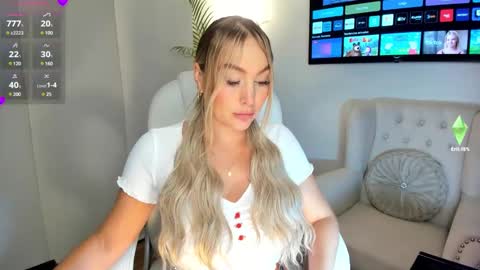 lizztayler online show from January 22, 1:42 am