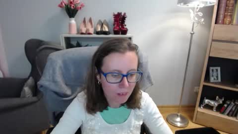 Lizzy online show from October 1, 5:17 am