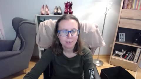 Lizzy online show from October 14, 4:37 am