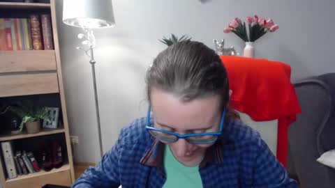 Lizzy online show from March 6, 7:29 am