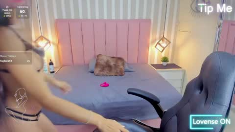 Lizzy online show from April 27, 7:44 pm