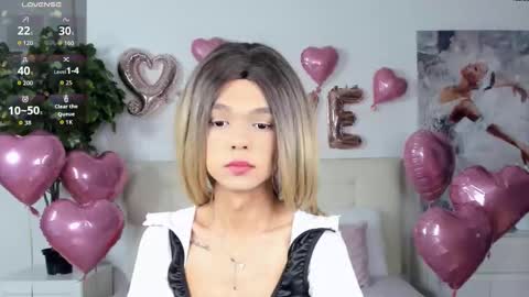 lizzydelrey online show from February 13, 5:49 pm