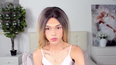 lizzydelrey online show from May 7, 2:02 pm