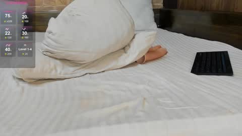 Snapshot of lizzyvixxx chatting on February 1, 5:37 pm lizzyvixxx online show from February 1, 5:37 pm
