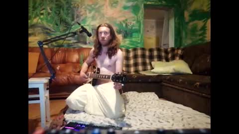 lkonig504475 online show from May 13, 10:30 pm