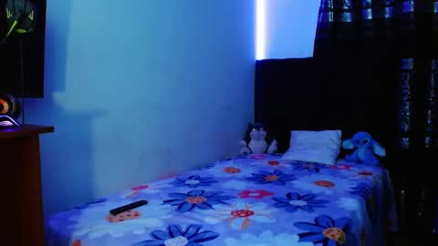 lliamm 2 online show from February 4, 6:06 am