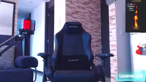 lobito_xxxl online show from November 26, 9:33 pm