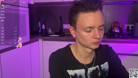 Snapshot of logan_mett chatting on October 15, 6:09 pm Logan online show from October 15, 6:09 pm