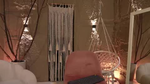 logan_varela online show from September 23, 12:32 pm