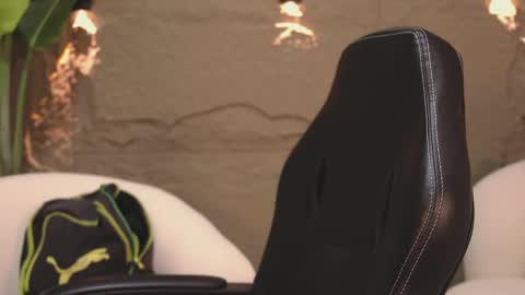 logan_varela online show from March 2, 12:01 pm