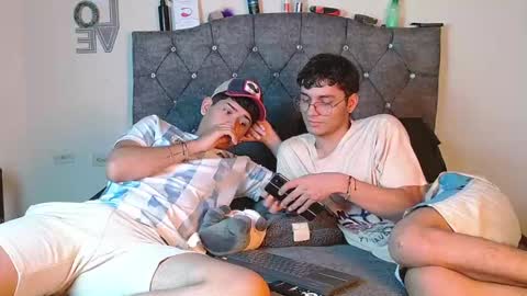 logan_willyams_ online show from September 19, 12:26 am