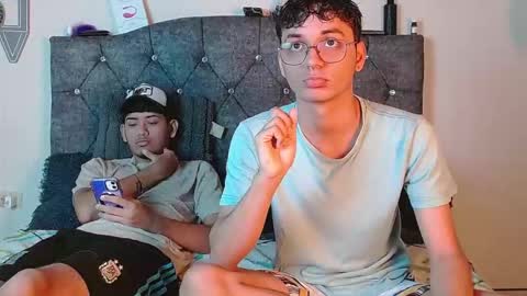 logan_willyams_ online show from September 9, 9:37 pm