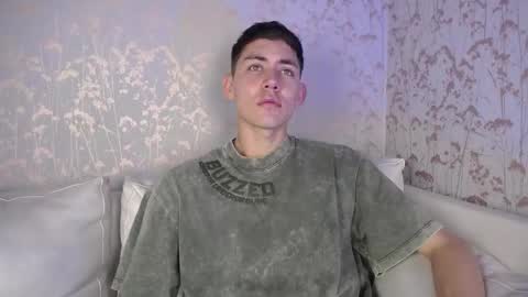 Loganfoster  online show from November 29, 8:16 pm