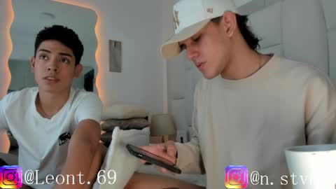 logantwink18 online show from March 31, 6:19 pm