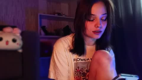 lola online show from April 3, 9:05 am