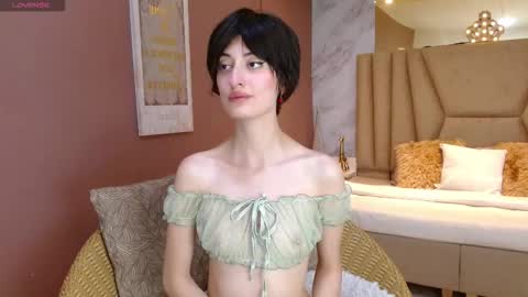Snapshot of lola_creamy chatting on September 29, 1:43 pm Lola online show from September 29, 1:43 pm