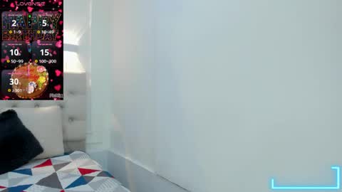 lola red online show from April 18, 7:58 pm