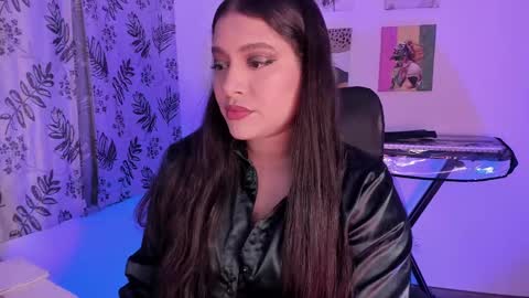 lolaasmith_21 online show from March 10, 11:06 pm