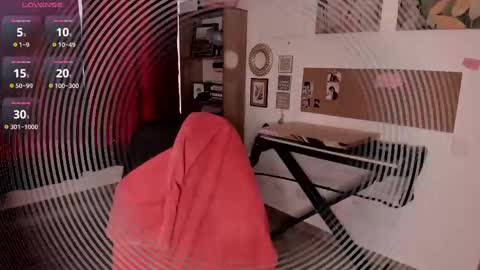 lolaasmith_21 online show from October 9, 9:42 pm