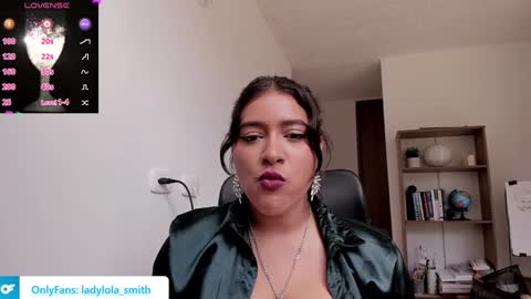 lolaasmith_21 online show from February 3, 3:27 pm