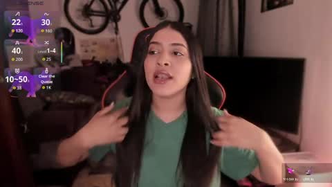 lolaasmith_21 online show from April 25, 7:55 pm