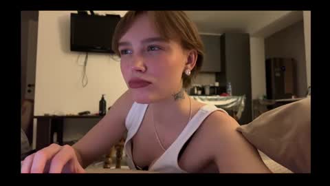 lolaatatee online show from June 25, 7:41 pm