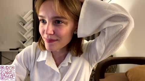 lolaatatee online show from May 4, 9:21 pm