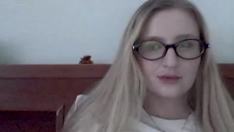 lolaglamour_ online show from June 26, 3:06 pm