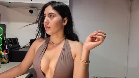 lolalola_12 online show from December 5, 4:12 am