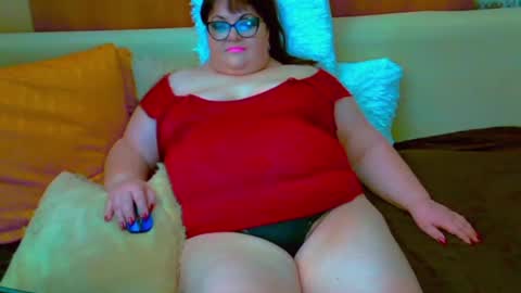 lolalove999 online show from February 2, 4:32 pm