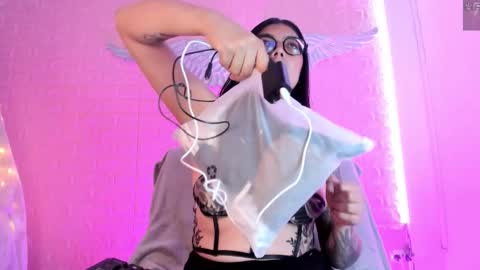 Lola online show from February 6, 12:08 pm