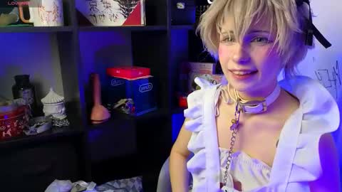 Snapshot of lolle4k chatting on October 19, 10:58 pm Christine online show from October 19, 10:58 pm