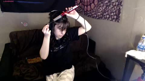 londonray online show from March 16, 8:24 pm