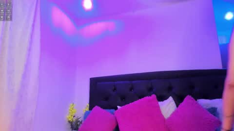 Jennifer  online show from March 8, 7:09 pm