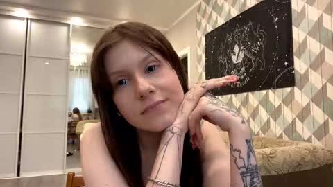 Snapshot of looking_me chatting on September 26, 12:35 pm EVA online show from September 26, 12:35 pm
