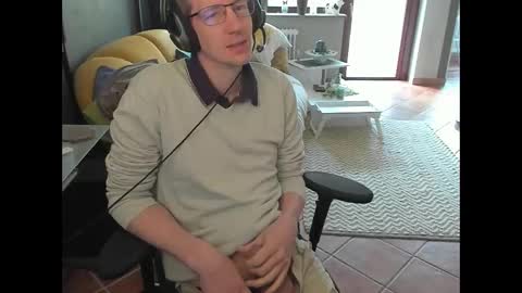 loomie online show from October 14, 10:51 am